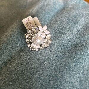 Lia Sophia Catch the Bouquet ring size 5
